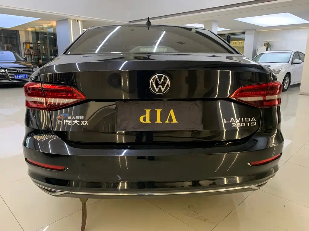 VOLKSWAGEN LAVIDA 2020