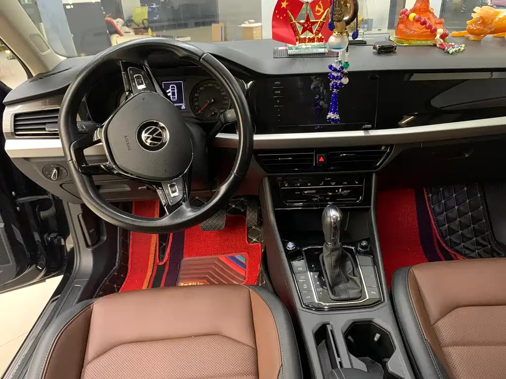 VOLKSWAGEN LAVIDA 2020