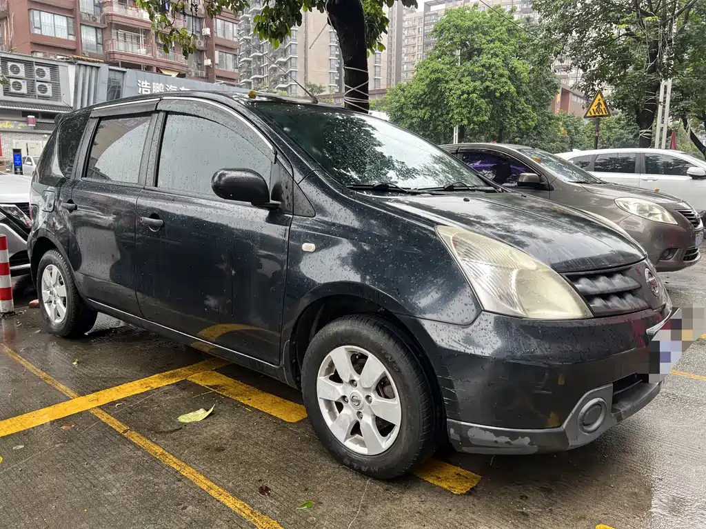 NISSAN LIVINA 2008