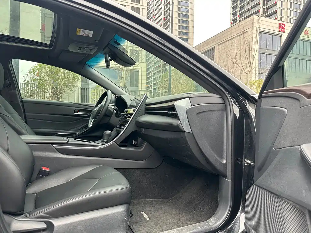 TOYOTA AVALON 2020