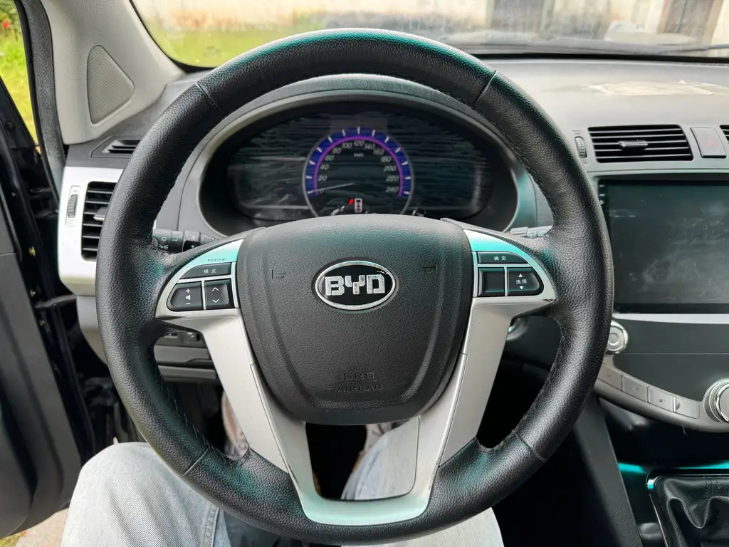 BYD S6 2014