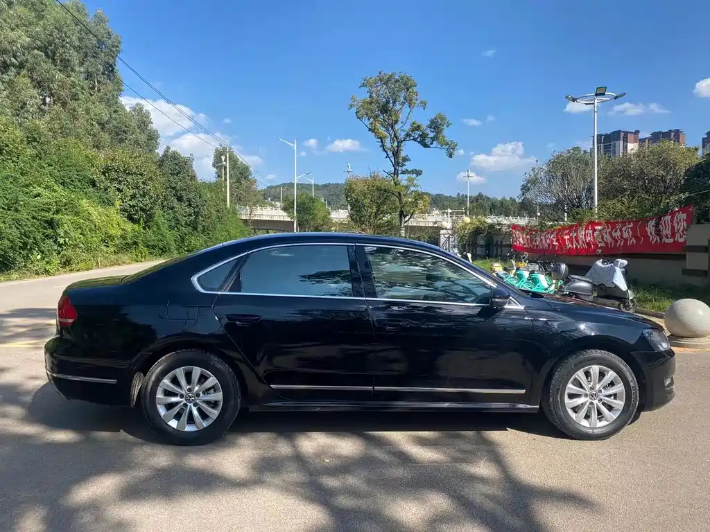 VOLKSWAGEN PASSAT 2015