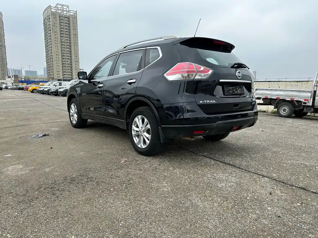 NISSAN X-TRAIL 2015
