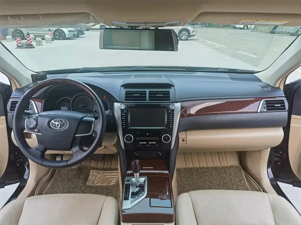 TOYOTA CAMRY 2014