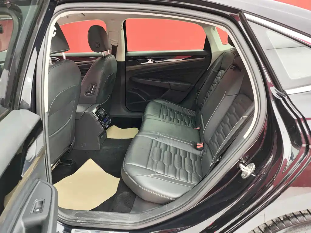 VOLKSWAGEN PASSAT 2020