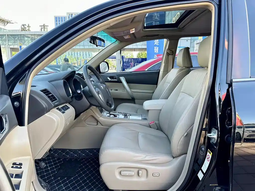 TOYOTA HIGHLANDER 2014