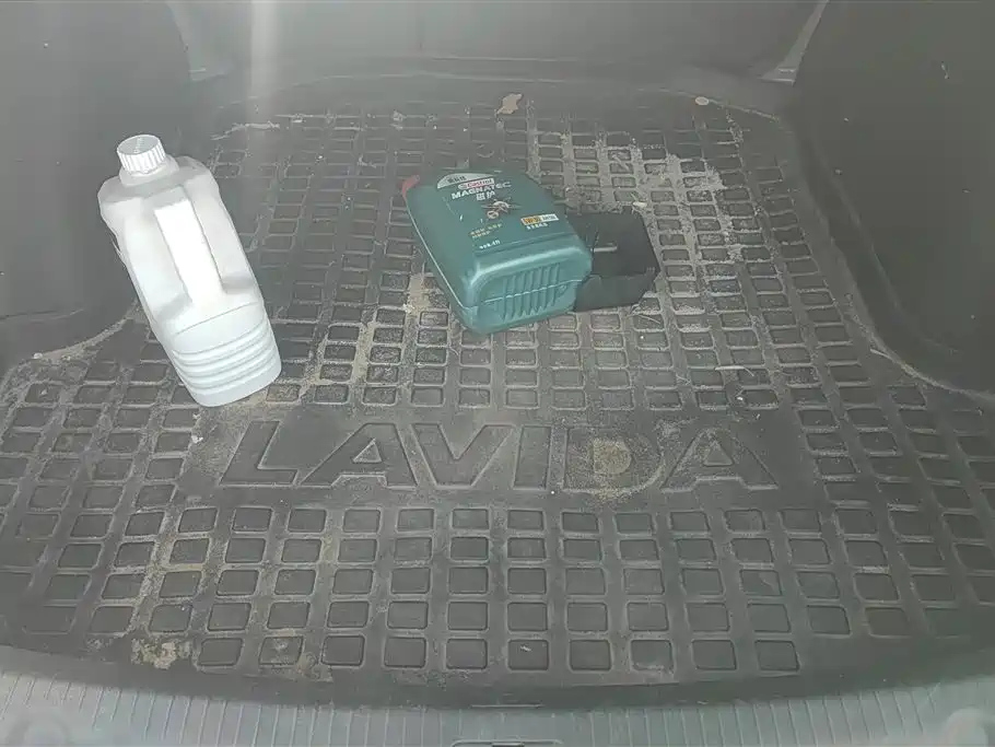VOLKSWAGEN LAVIDA 2014