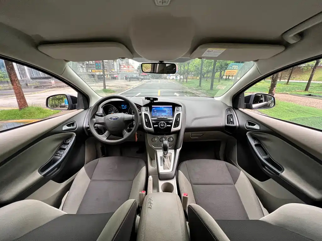 FORD FOCUS 2013