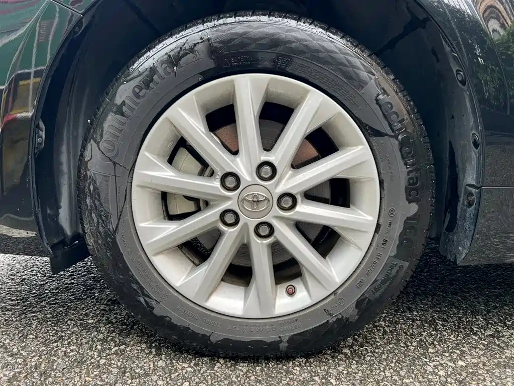 TOYOTA CAMRY 2017