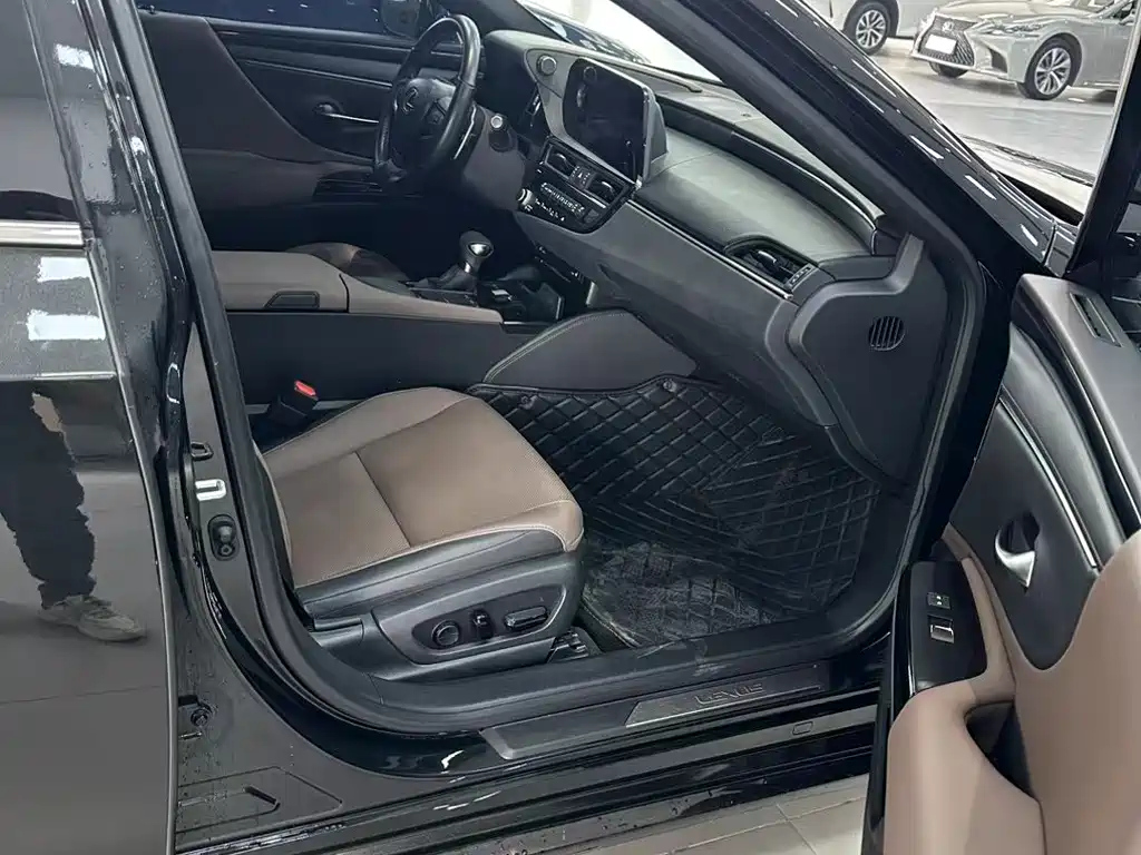 LEXUS ES 2022