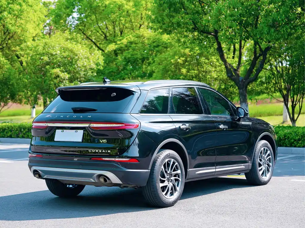 LINCOLN ADVENTURER 2020