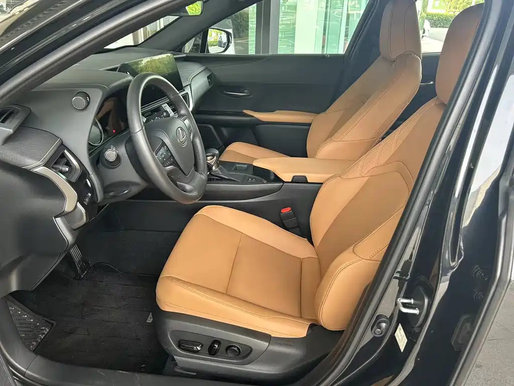 LEXUS UX 2023