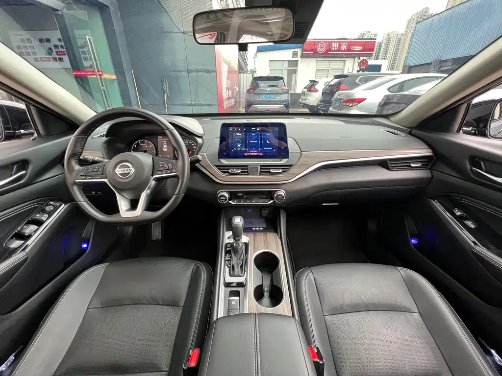 NISSAN TEANA 2022