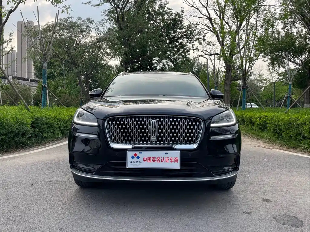 LINCOLN ADVENTURER 2022