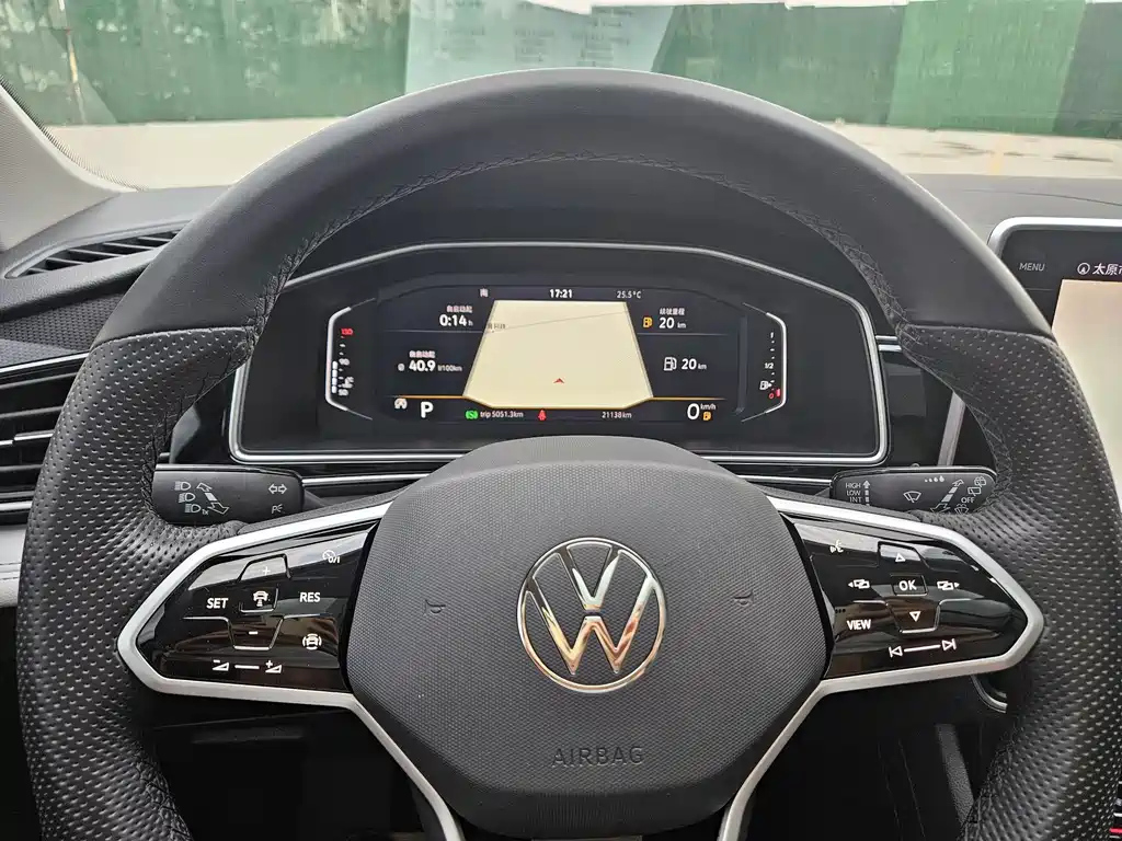 VOLKSWAGEN TIGUAN L 2022