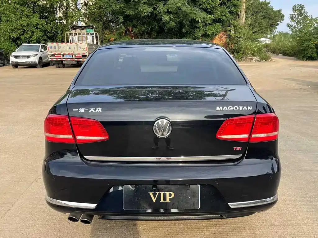 VOLKSWAGEN MAGOTAN 2016