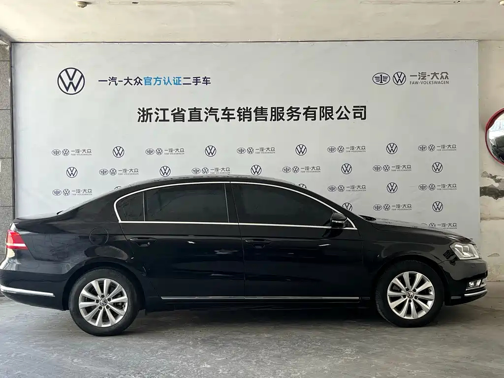 VOLKSWAGEN MAGOTAN 2013