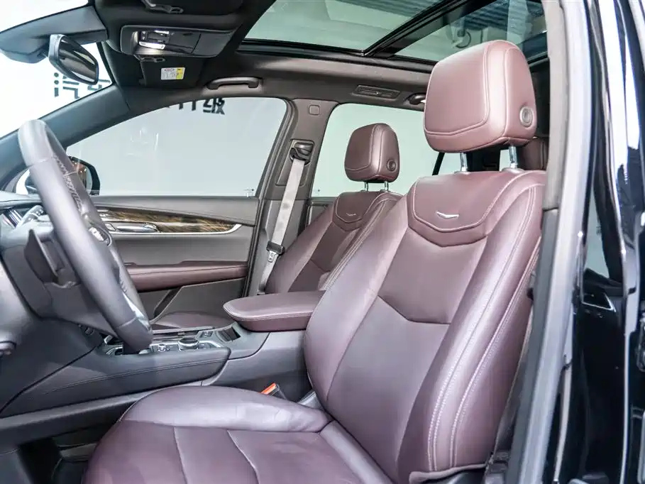 CADILLAC XT6 2021