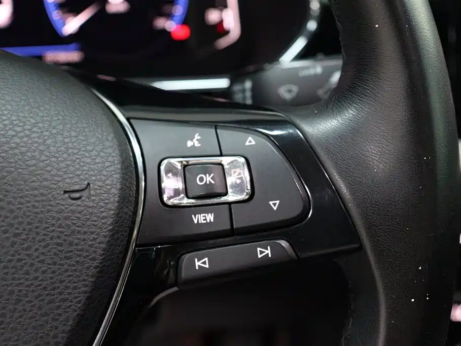 VOLKSWAGEN PASSAT 2020
