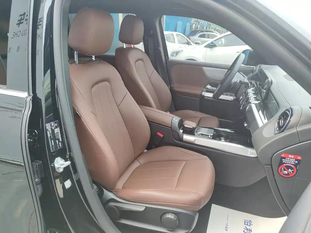 MERCEDES BENZ GLB 2022
