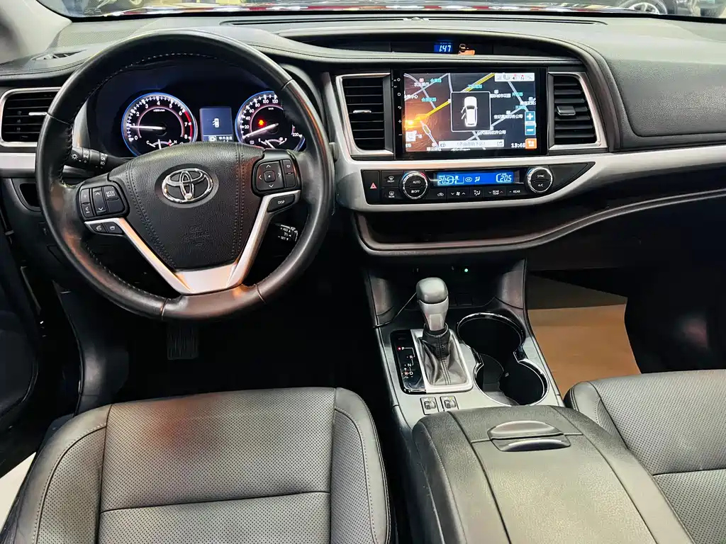 TOYOTA HIGHLANDER 2016
