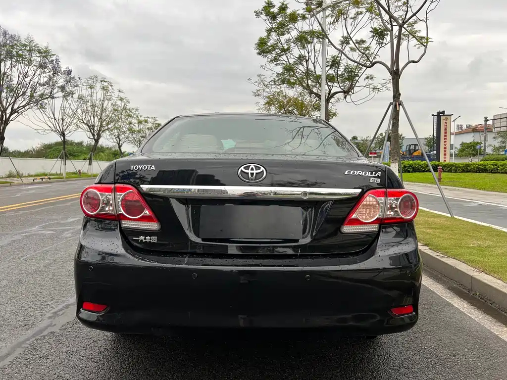 TOYOTA COROLLA 2011