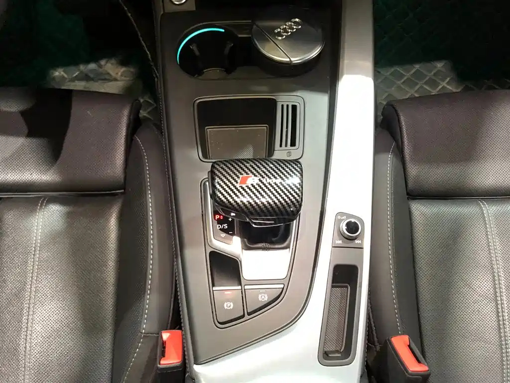 AUDI A4L 2022