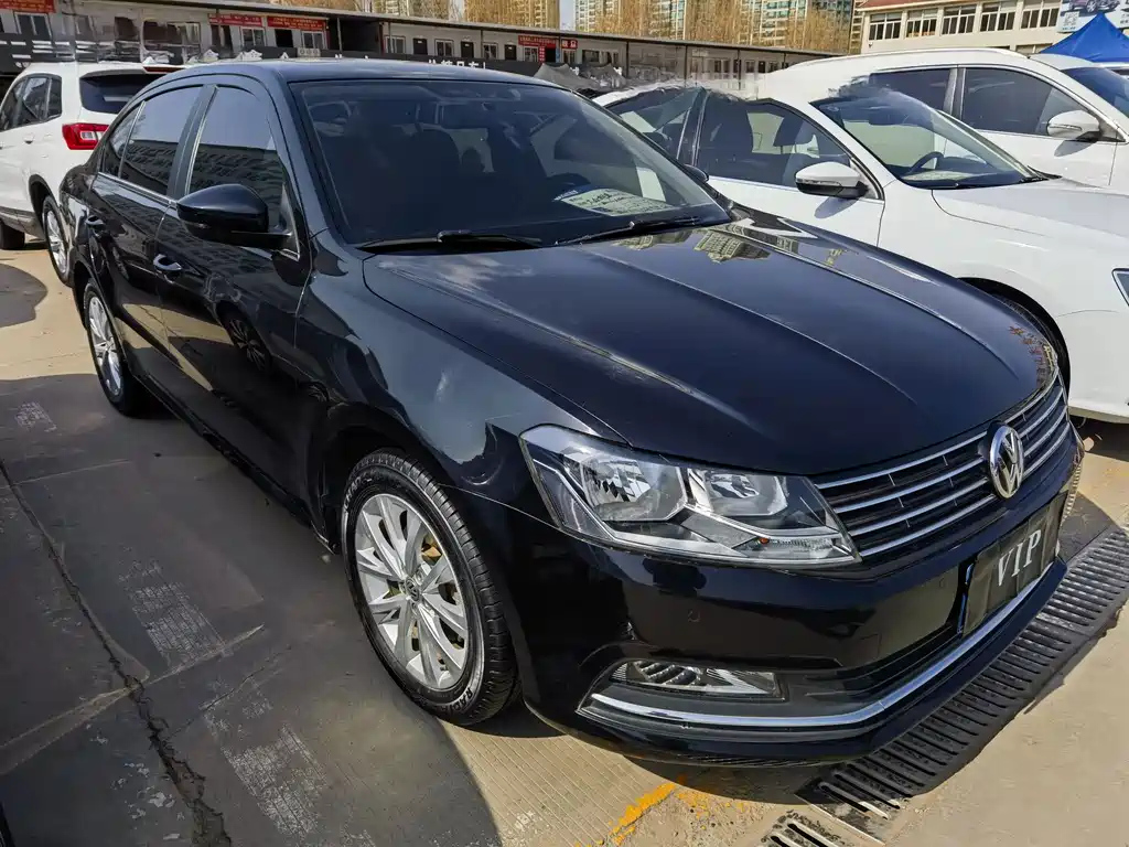 VOLKSWAGEN LAVIDA 2016