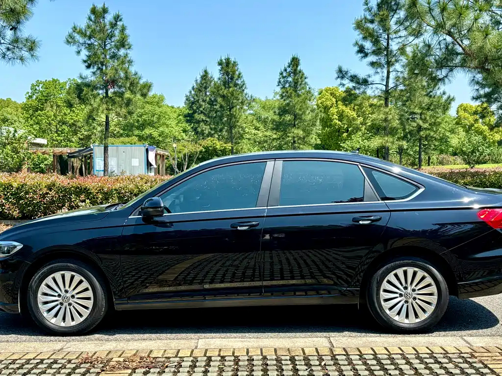 VOLKSWAGEN LAVIDA 2018