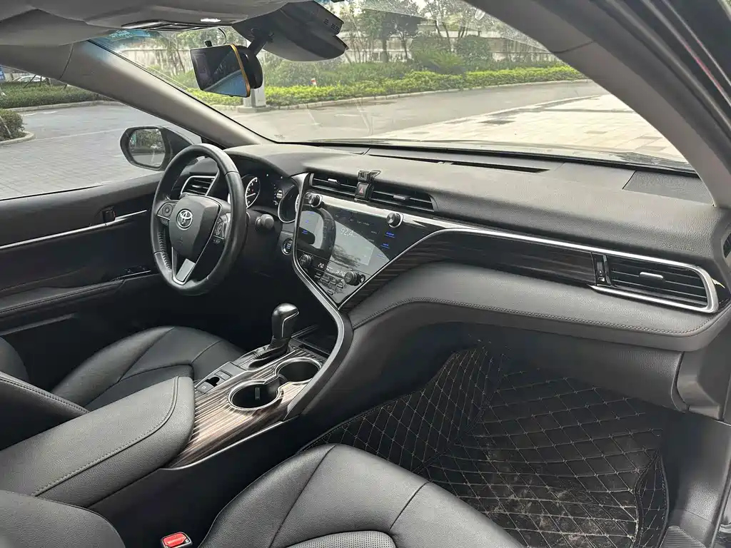 TOYOTA CAMRY 2020