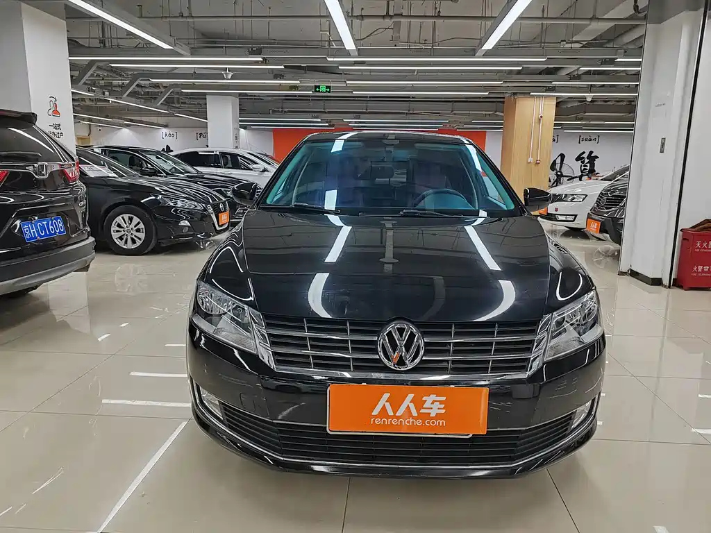 VOLKSWAGEN LAVIDA 2014