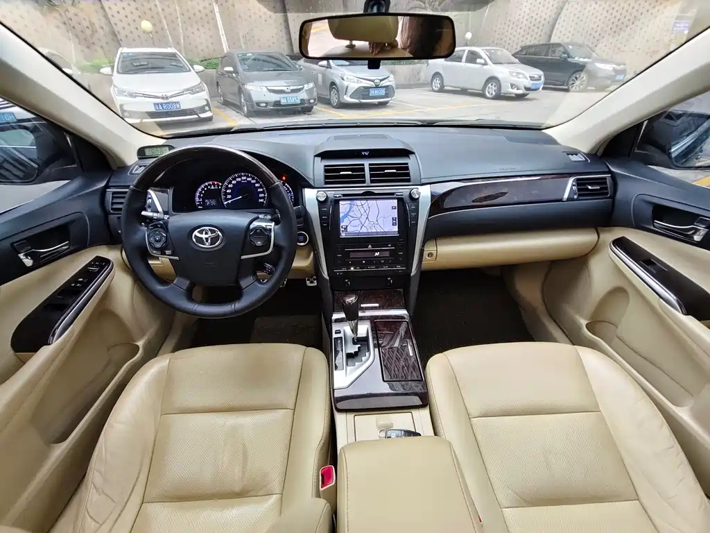 TOYOTA CAMRY 2016