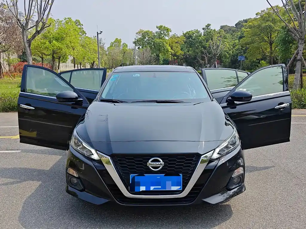NISSAN TEANA 2020