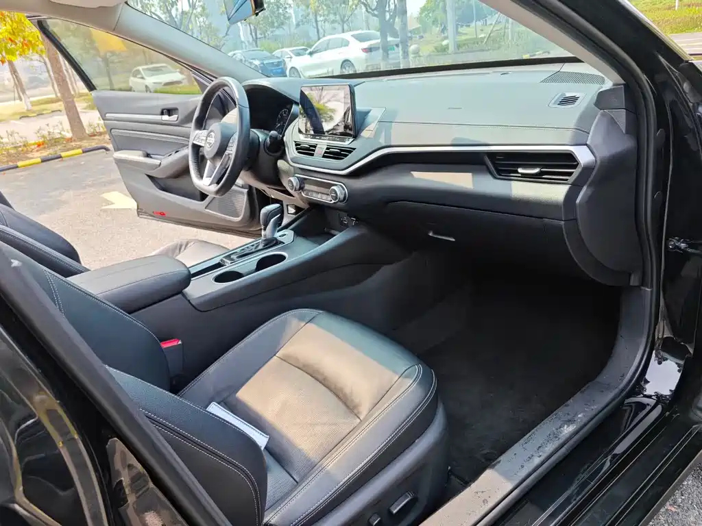NISSAN TEANA 2020