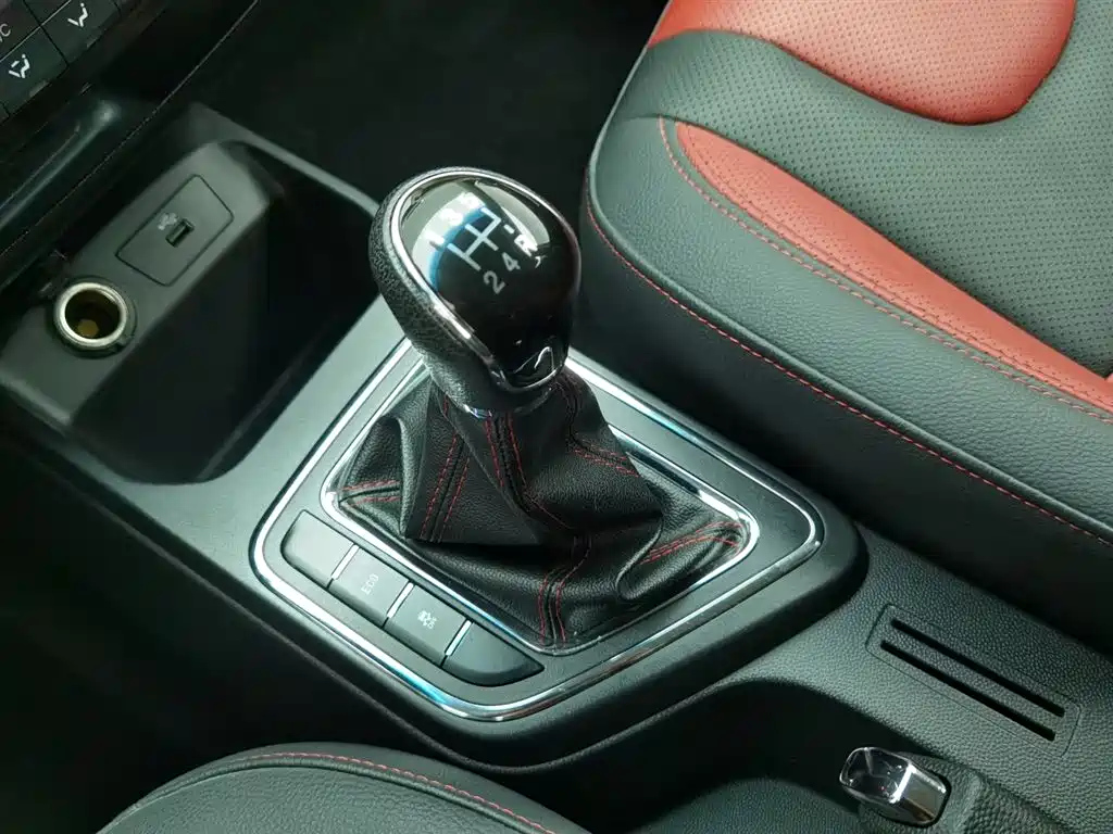 JAC REFINE S2 2018