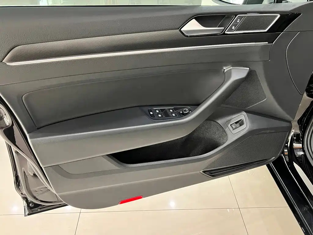 VOLKSWAGEN MAGOTAN 2022