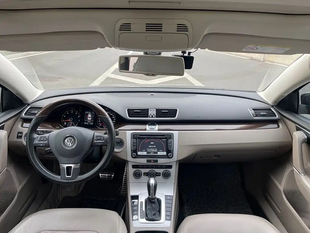 VOLKSWAGEN MAGOTAN 2016