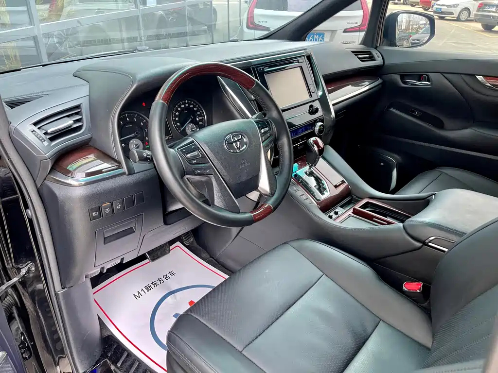 TOYOTA ALPHARD 2016