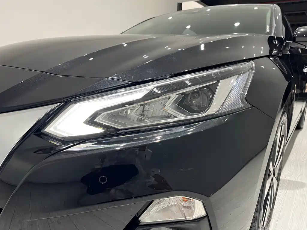 NISSAN TEANA 2022