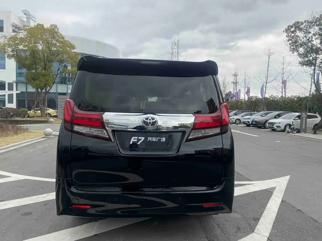 TOYOTA ALPHARD 2018