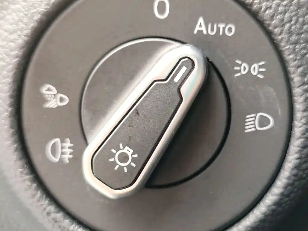 VOLKSWAGEN SAGITAR 2022
