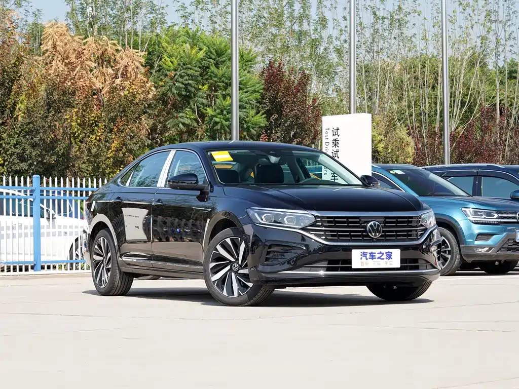 VOLKSWAGEN PASSAT 2023