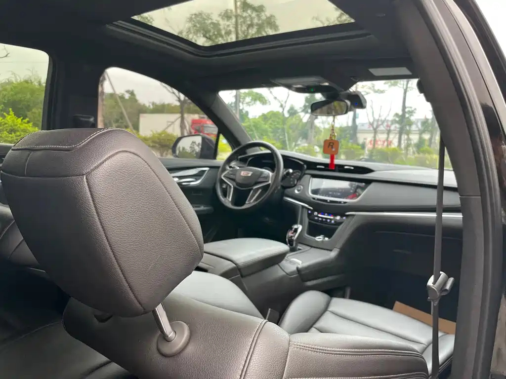 CADILLAC XT5 2021