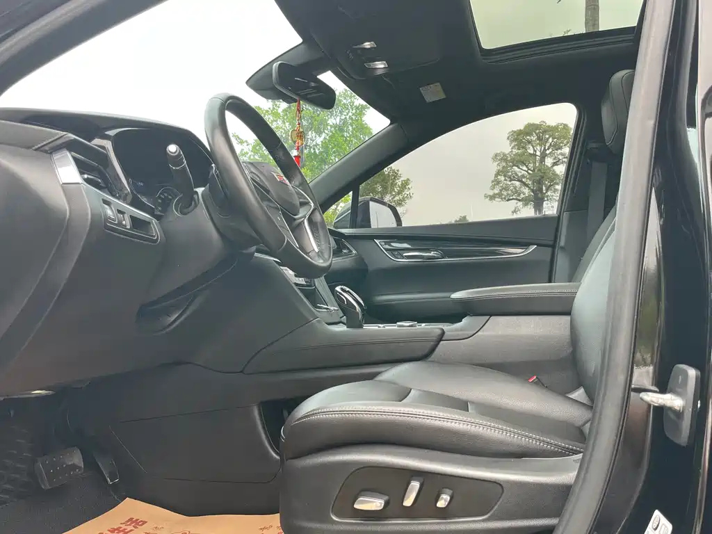 CADILLAC XT5 2021