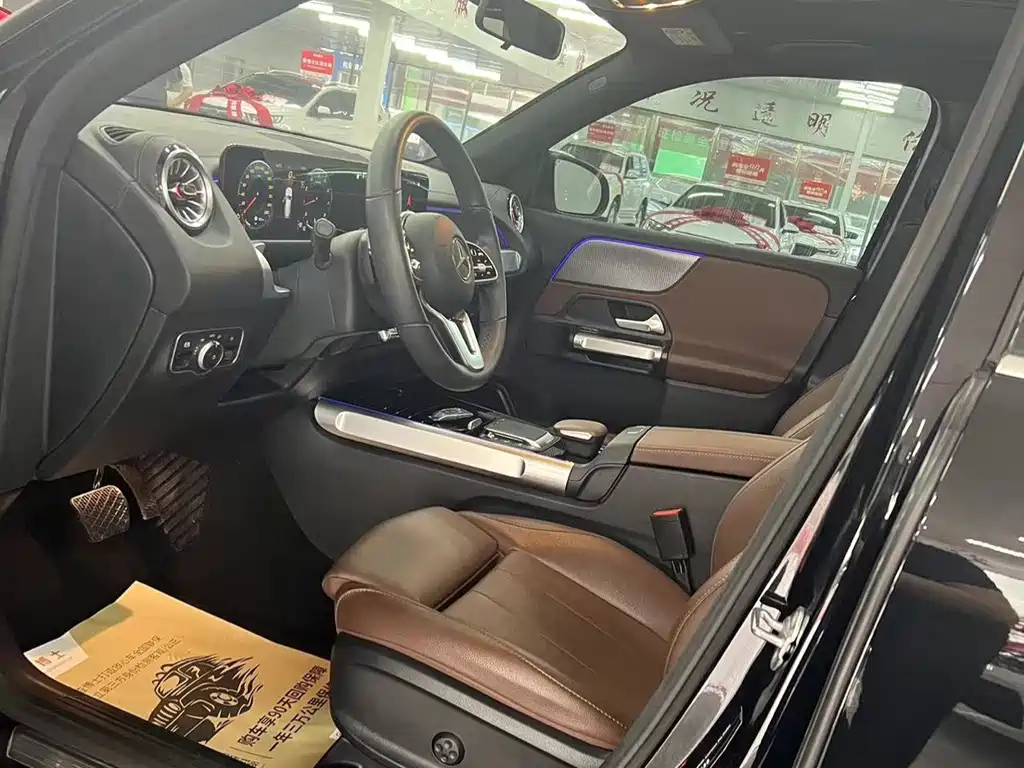 MERCEDES BENZ GLB 2021