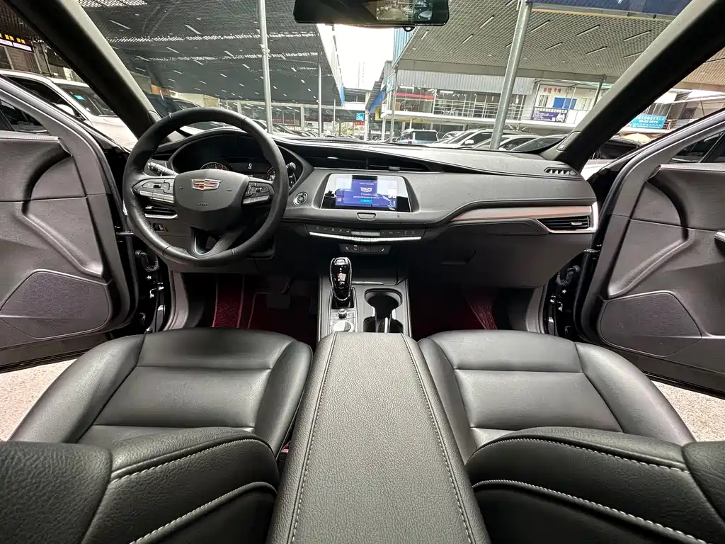 CADILLAC XT4 2021