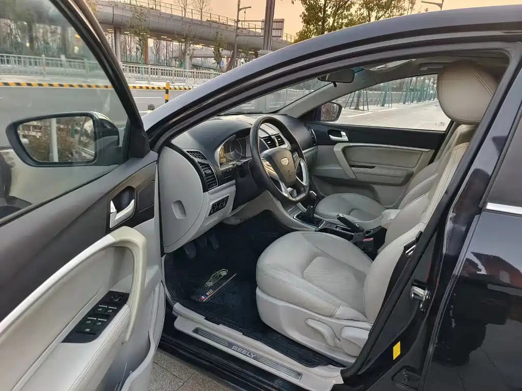 GEELY AUTO EMGRAND 2015