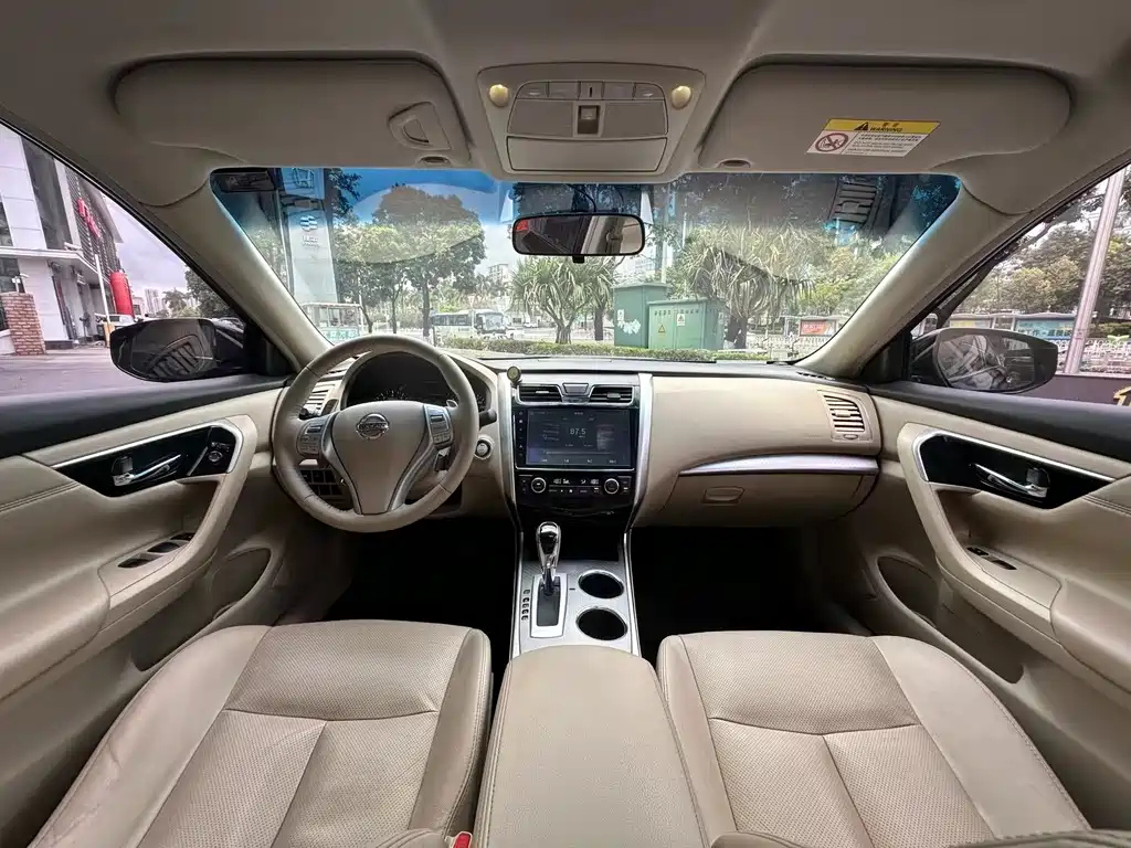 NISSAN TEANA 2017