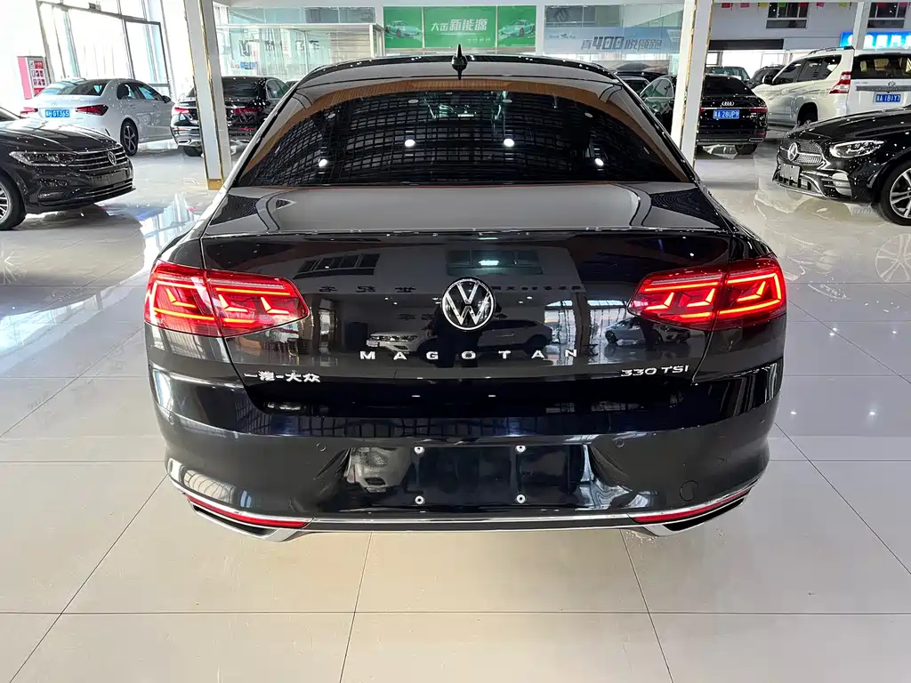 VOLKSWAGEN MAGOTAN 2020