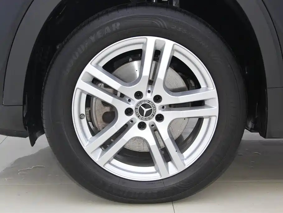 MERCEDES BENZ GLB 2023